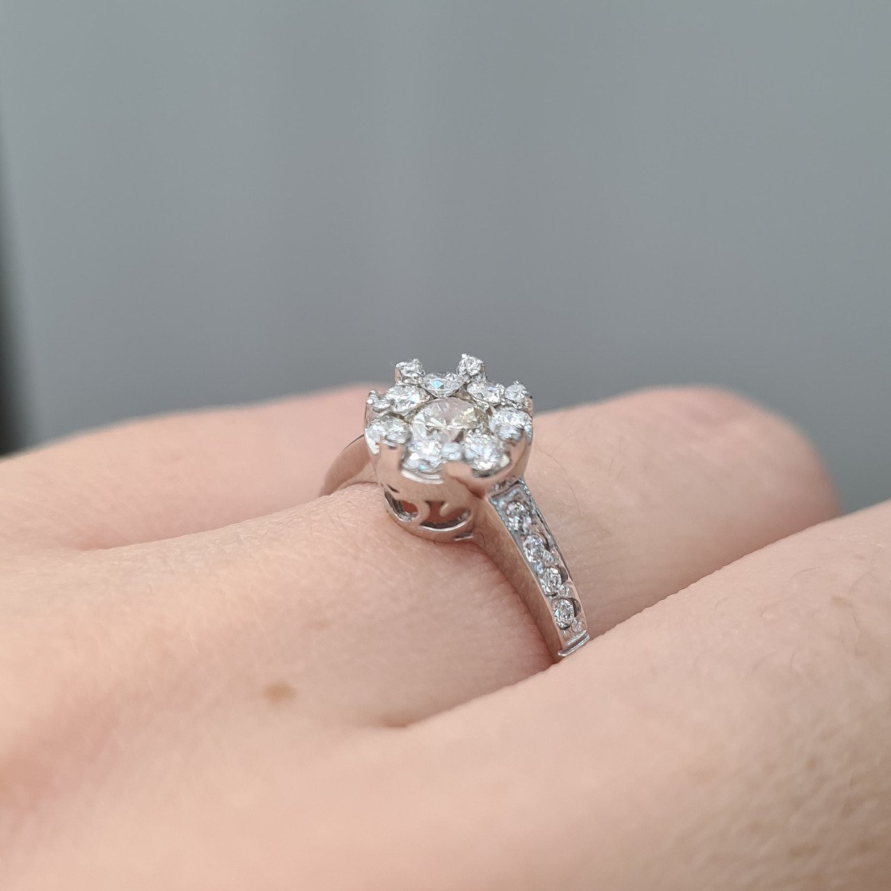 Кольцо Deimantas 92945287 17,5р 2,41гр 0,61ct. купить,NaN