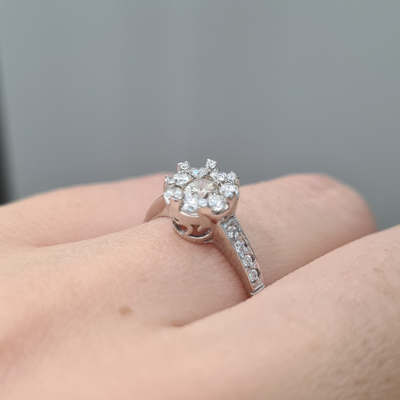 Кольцо Deimantas 92945287 17,5р 2,41гр 0,61ct. купить,NaN
