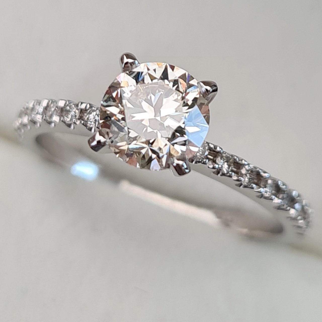 Кольцо Deimantas 93152190 17р 2,02гр 1,05ct. купить,NaN