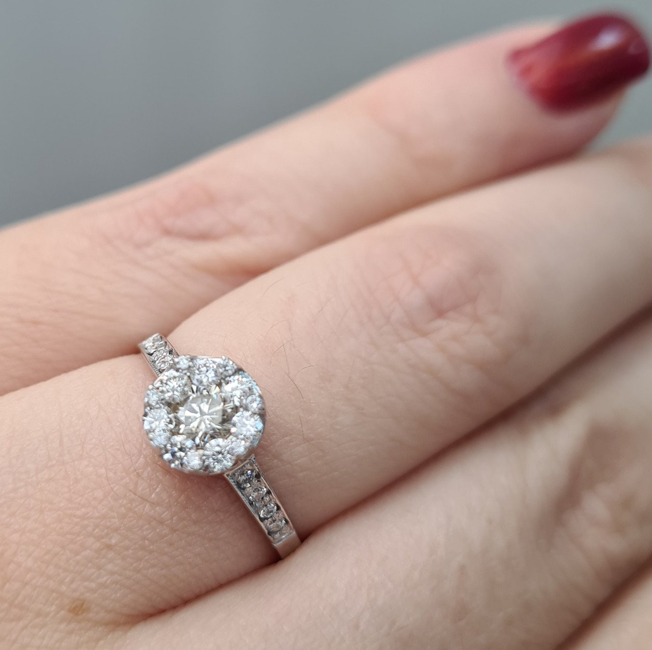 Кольцо Deimantas 92945287 17,5р 2,41гр 0,61ct. купить,NaN