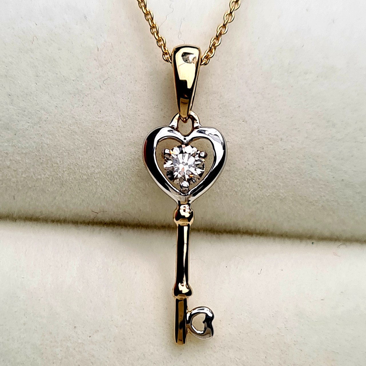 Колье Deimantas 95832970 45см 2,13гр 0,16ct. купить,NaN