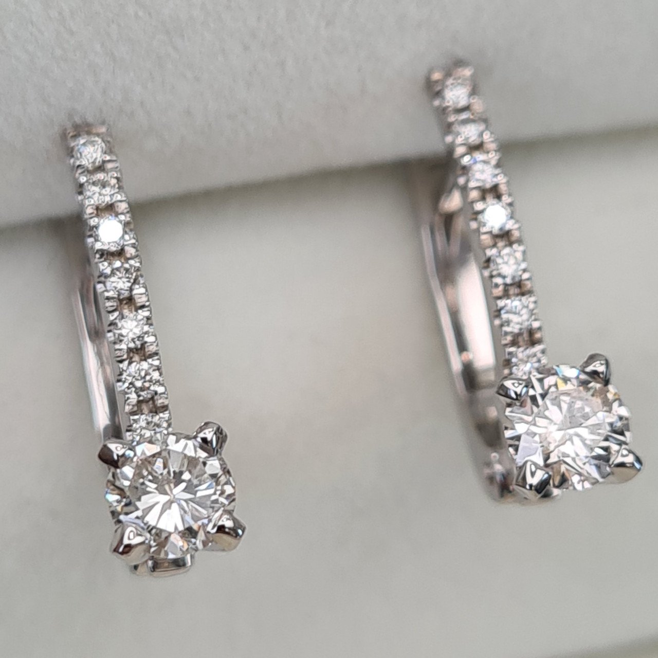 Серьги Deimantas 93300747 3,22гр 0,75ct. купить,NaN
