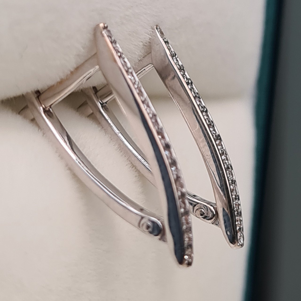 Серьги Deimantas 95832777 1,94гр 0,13ct. купить,NaN