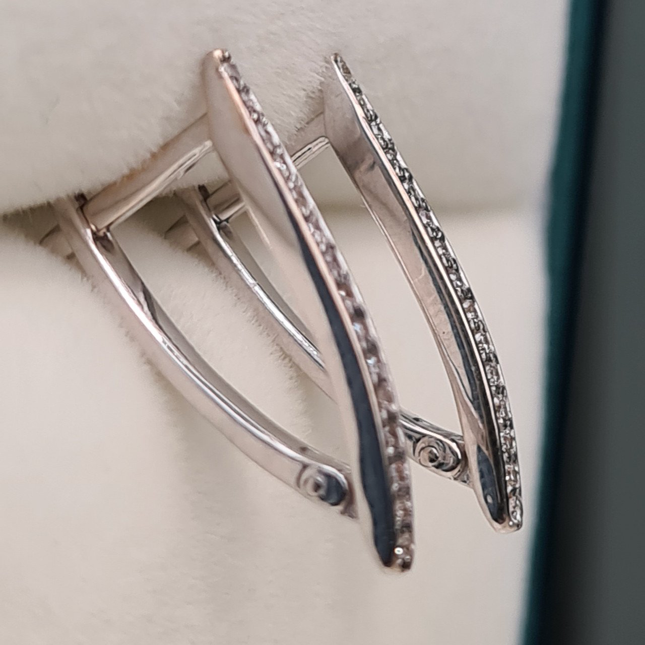 Серьги Deimantas 95832777 1,94гр 0,13ct. купить,NaN