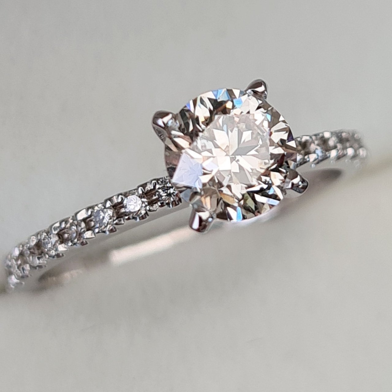 Кольцо Deimantas 93152190 17р 2,02гр 1,05ct. купить,NaN