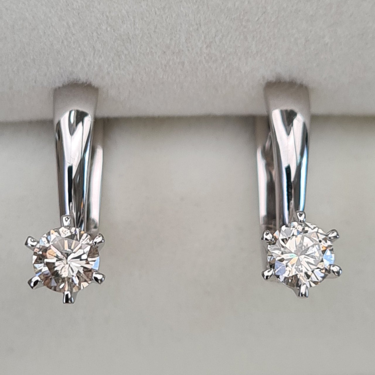 Серьги Deimantas 3,11гр 0,60ct. купить,NaN