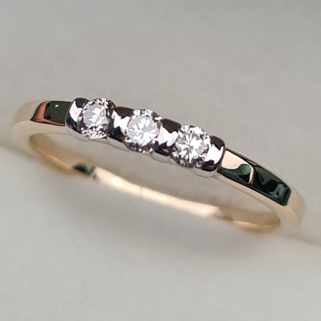 Кольцо Deimantas 95837926 16,5р 1,47гр 0,19ct. купить,NaN