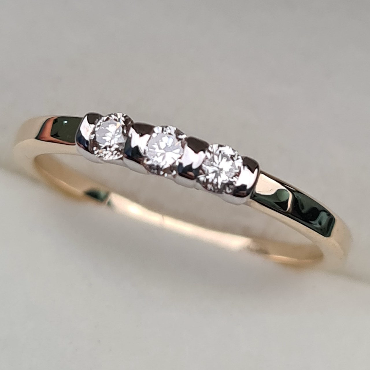 Кольцо Deimantas 95837926 16,5р 1,47гр 0,19ct. купить,NaN