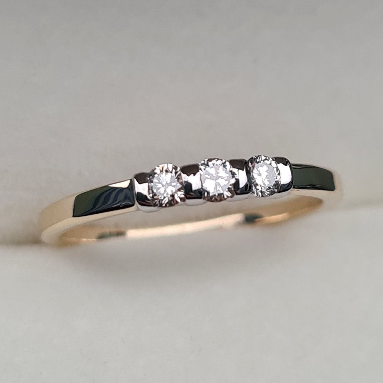 Кольцо Deimantas 95837926 16,5р 1,47гр 0,19ct. купить,NaN