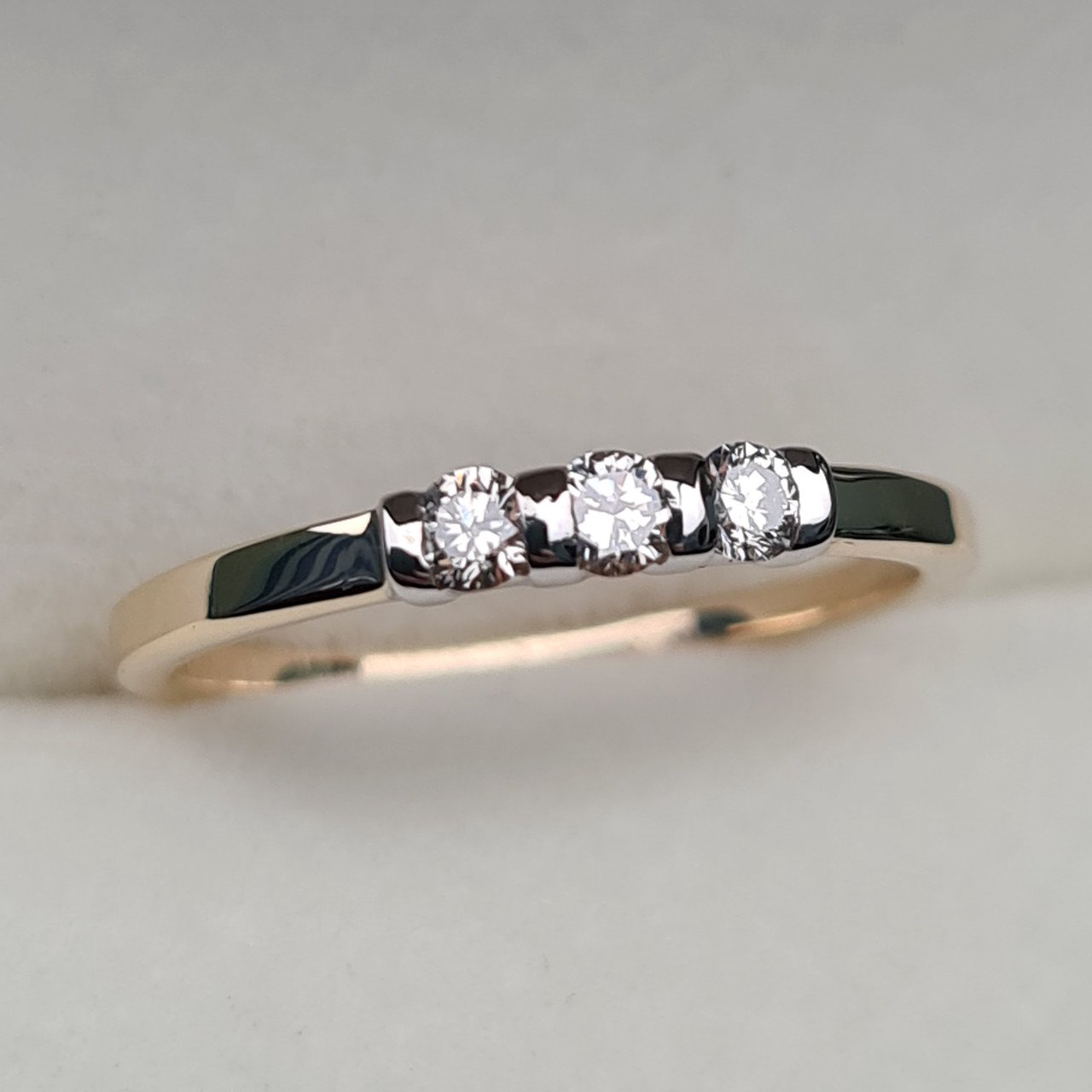 Кольцо Deimantas 95837926 16,5р 1,47гр 0,19ct. купить,NaN
