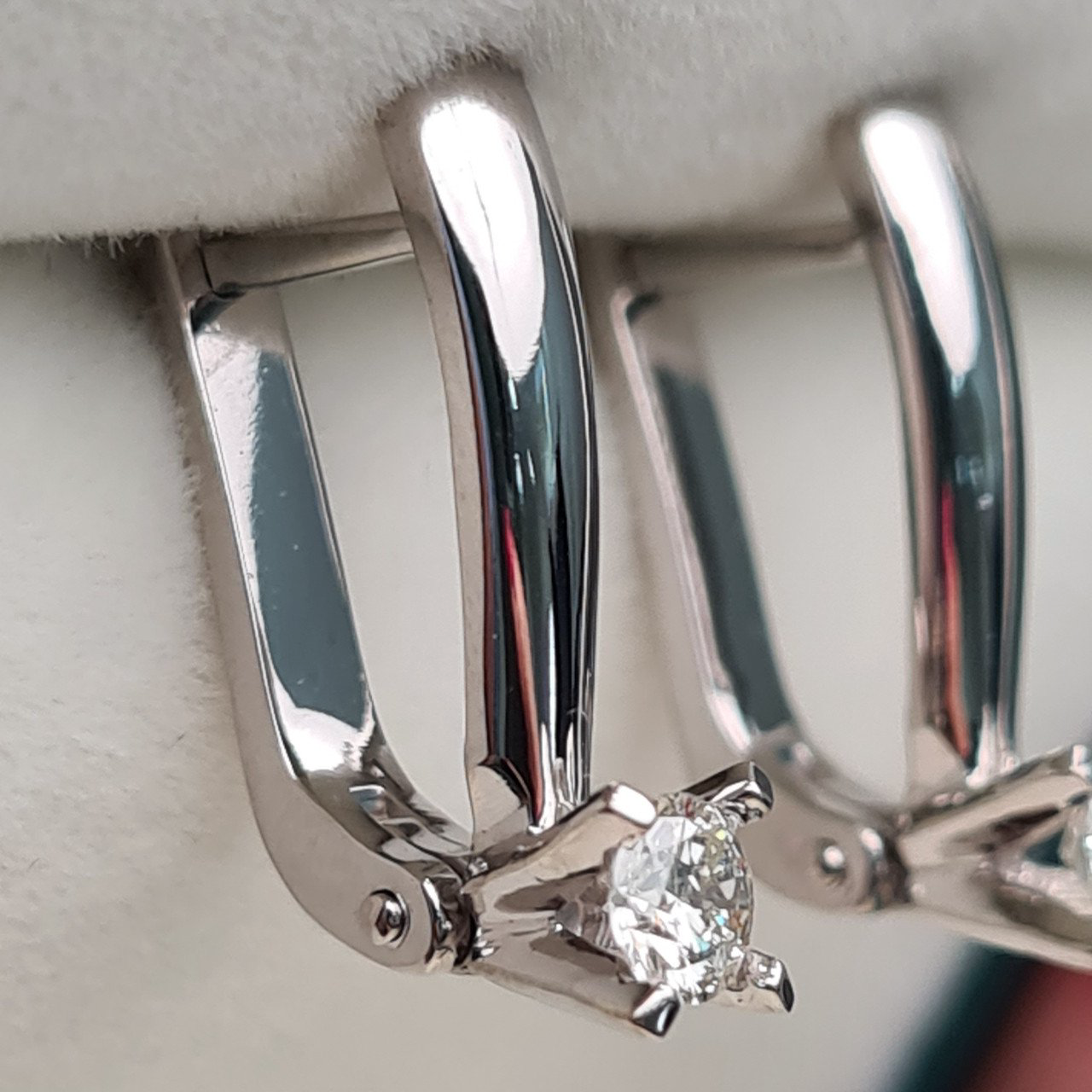 Серьги Deimantas 97477000 3,33гр 0,25ct. купить,NaN