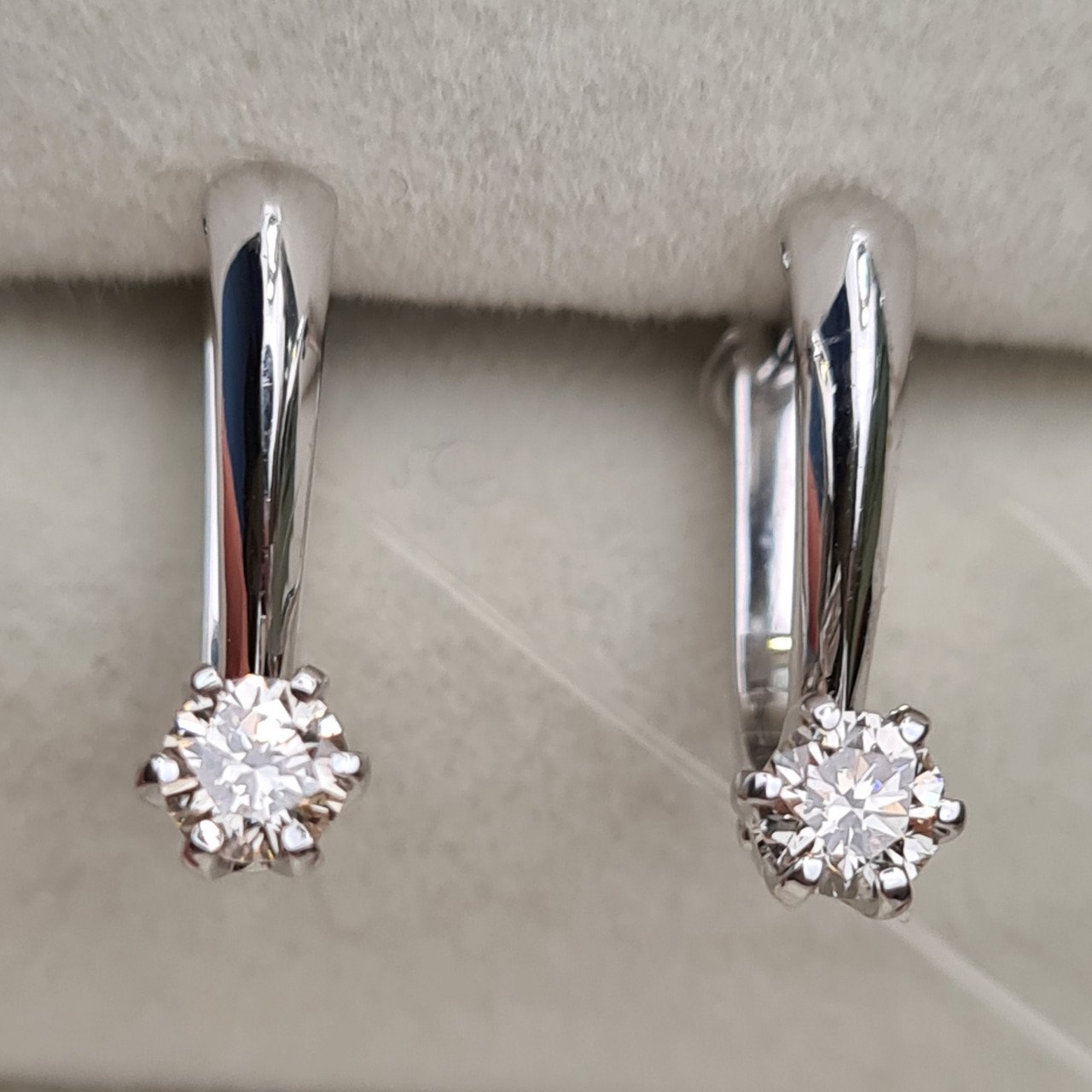 Серьги Deimantas 97477010 3,22гр 0,45ct. купить,NaN