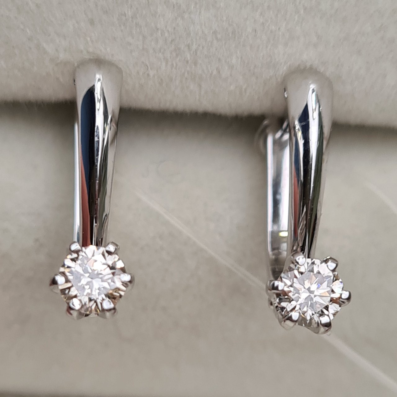 Серьги Deimantas 97477010 3,22гр 0,45ct. купить,NaN