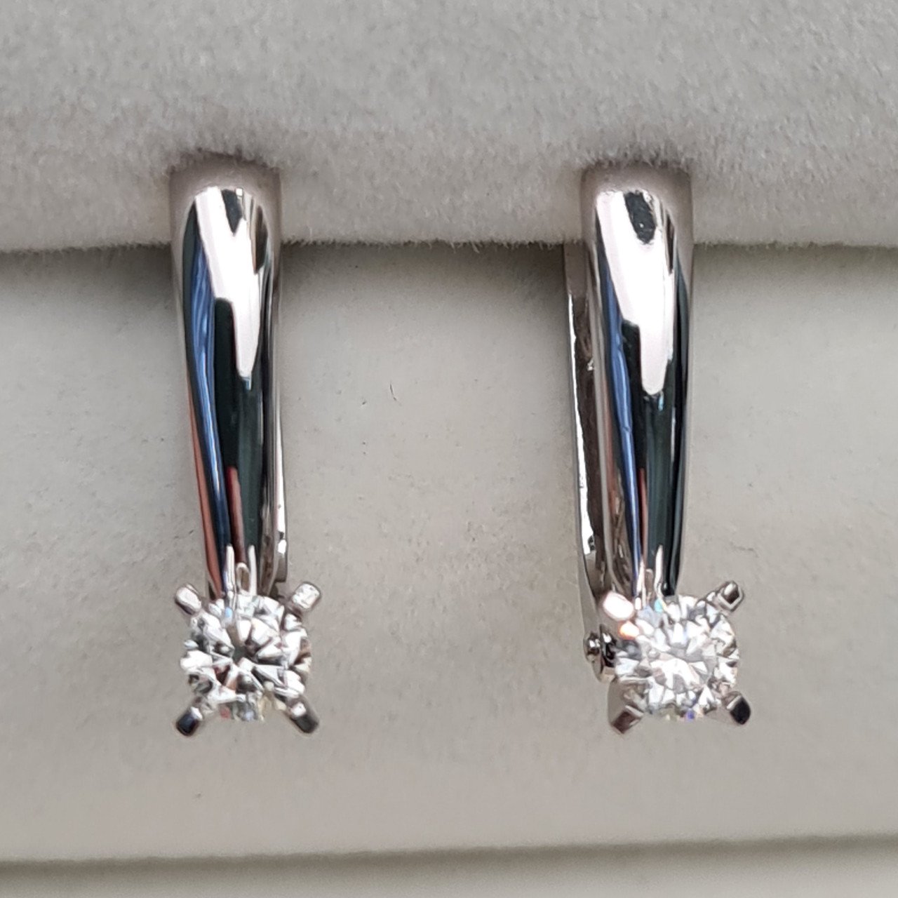 Серьги Deimantas 97477000 3,33гр 0,25ct. купить,NaN