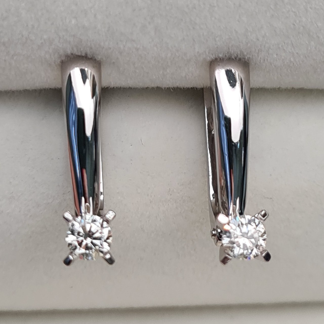 Серьги Deimantas 97477000 3,33гр 0,25ct. купить,NaN