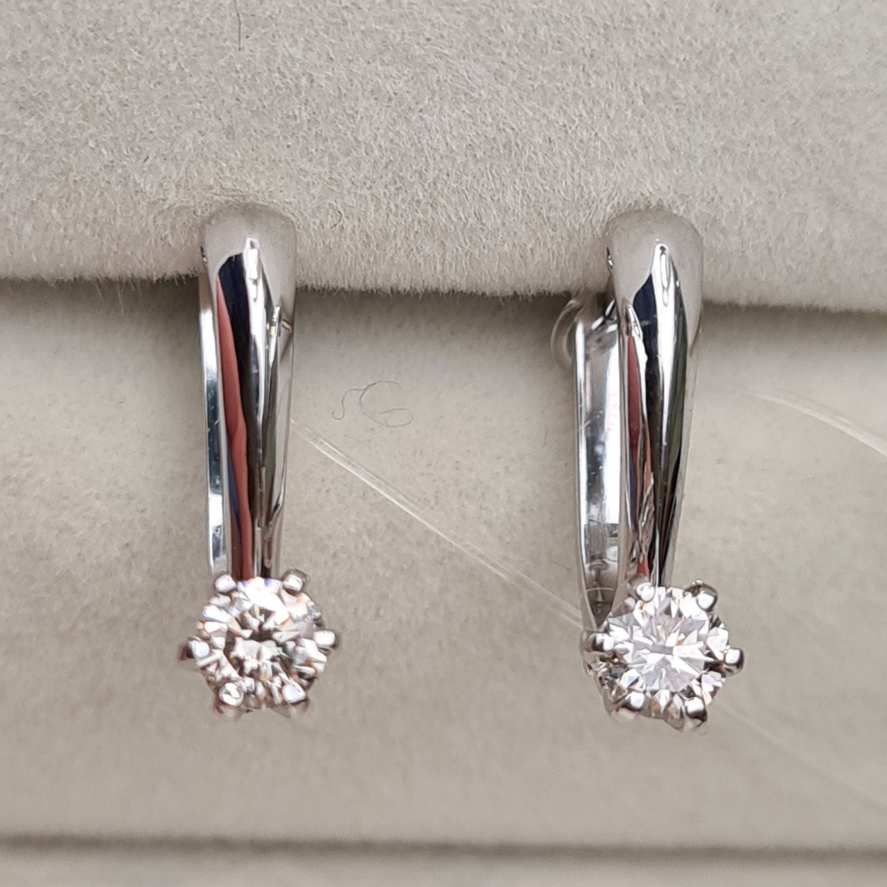 Серьги Deimantas 97477010 3,22гр 0,45ct. купить,NaN