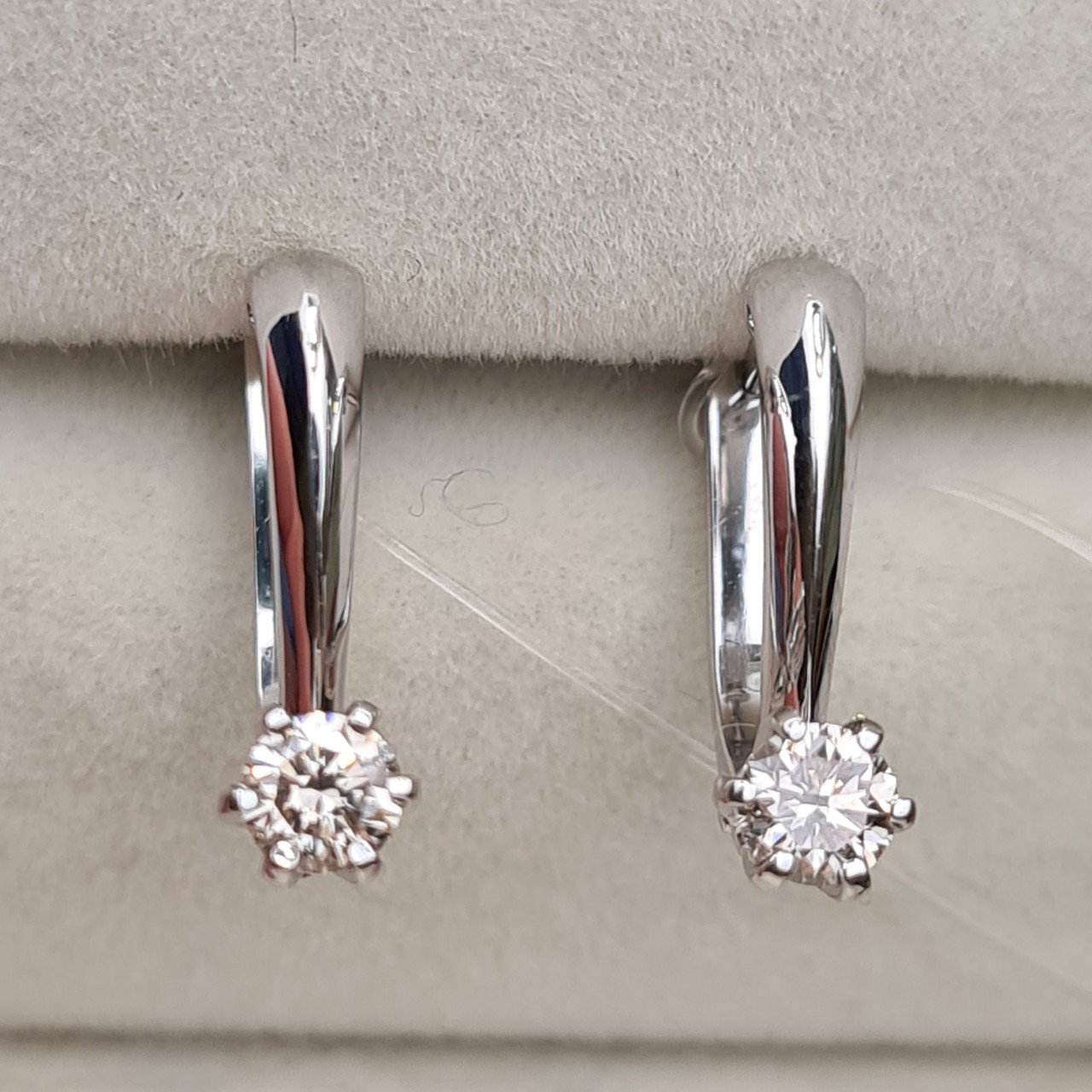 Серьги Deimantas 97477010 3,22гр 0,45ct. купить,NaN