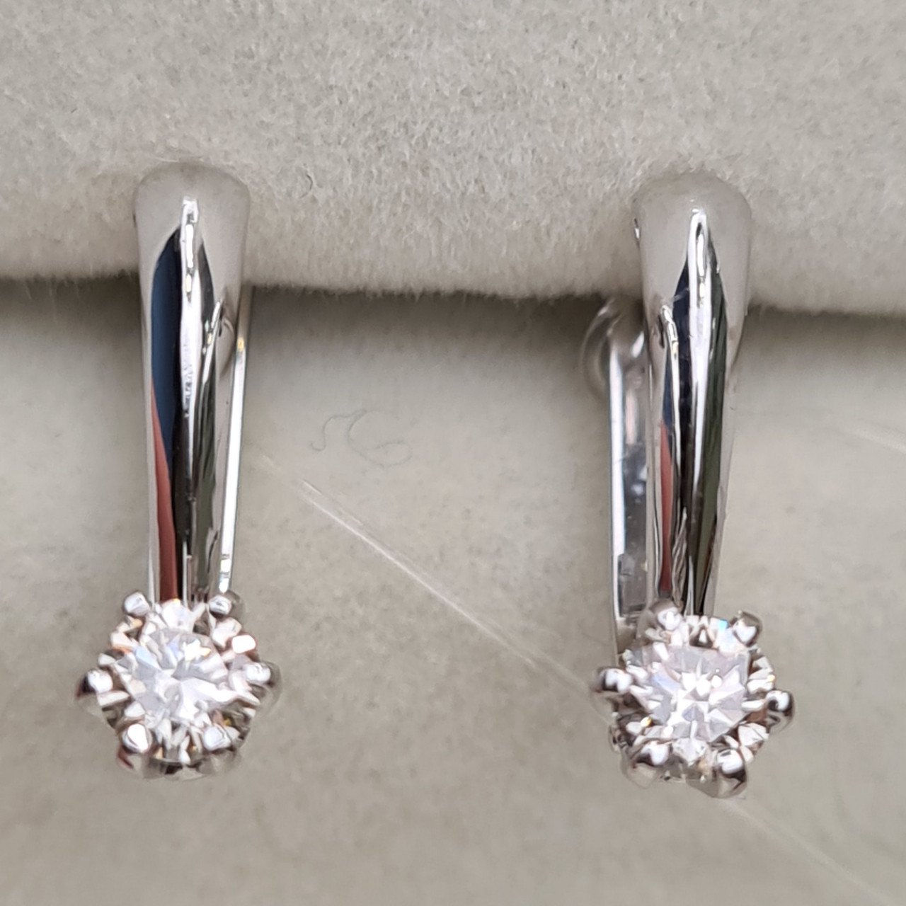 Серьги Deimantas 97477010 3,22гр 0,45ct. купить,NaN