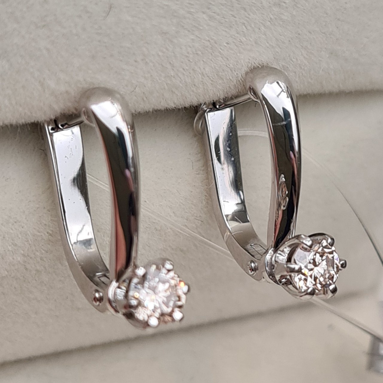 Серьги Deimantas 97477010 3,22гр 0,45ct. купить,NaN