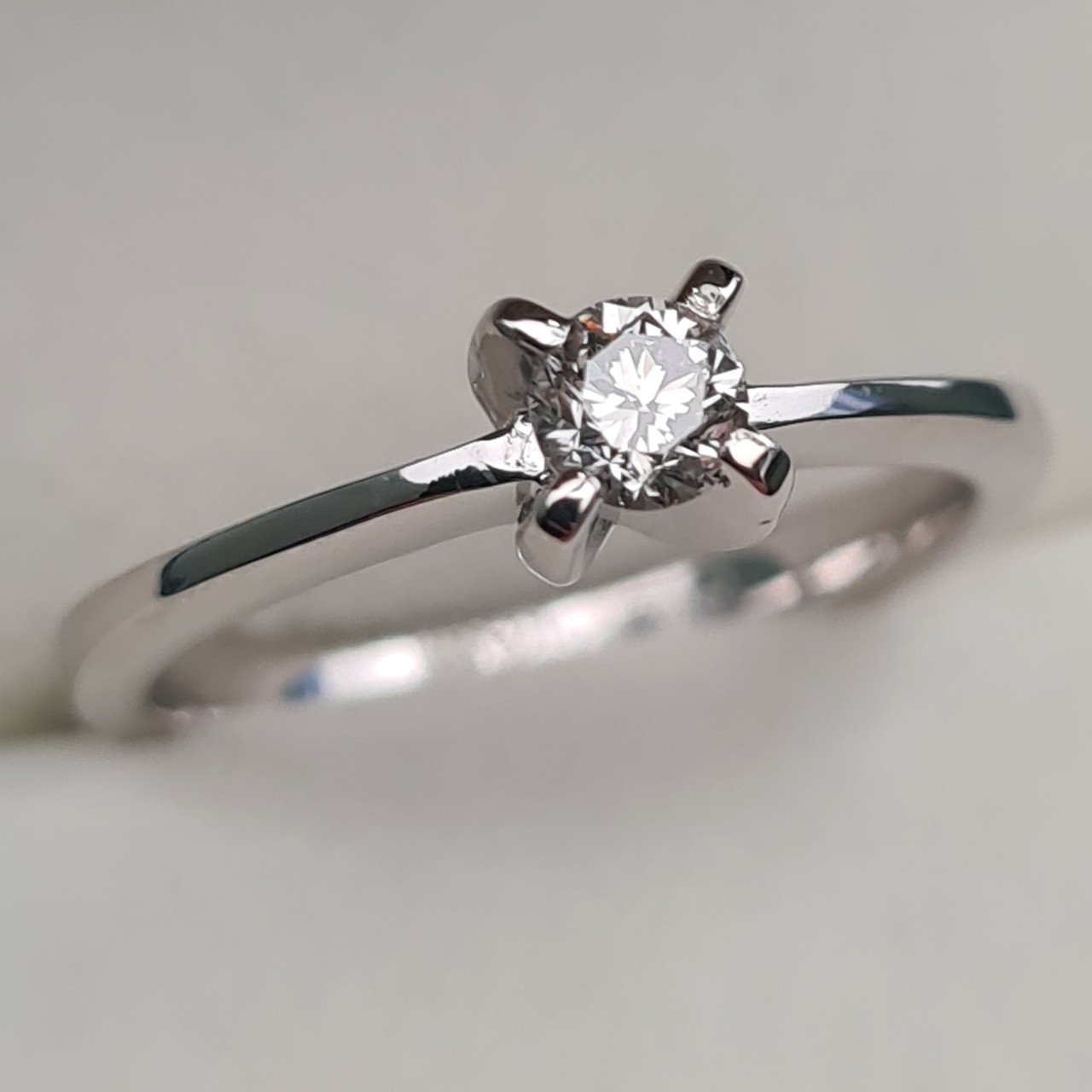 Кольцо Deimantas 93314899 16,5р 2,79гр 0,23ct. купить,NaN