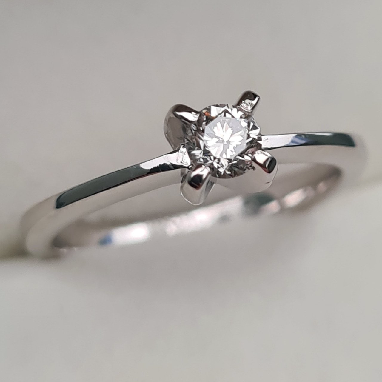 Кольцо Deimantas 93314899 16,5р 2,79гр 0,23ct. купить,NaN