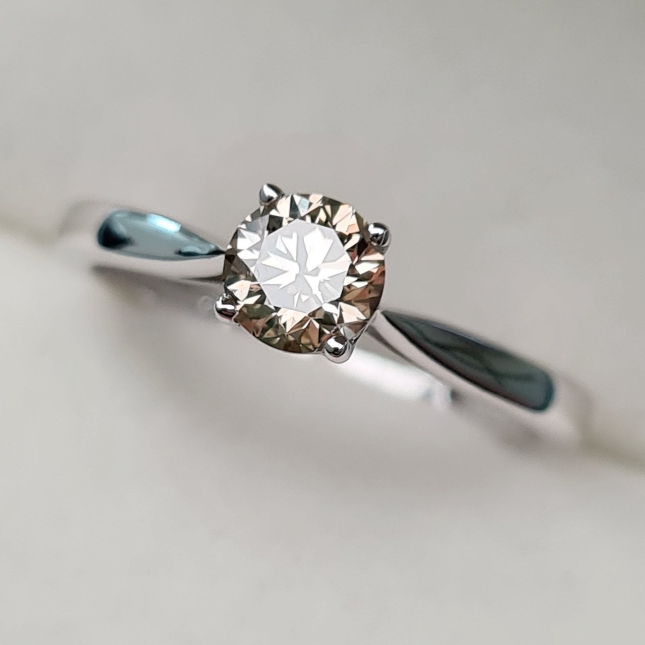 Кольцо Deimantas 93359107 16,5р 1,75гр 0,51ct. купить,NaN