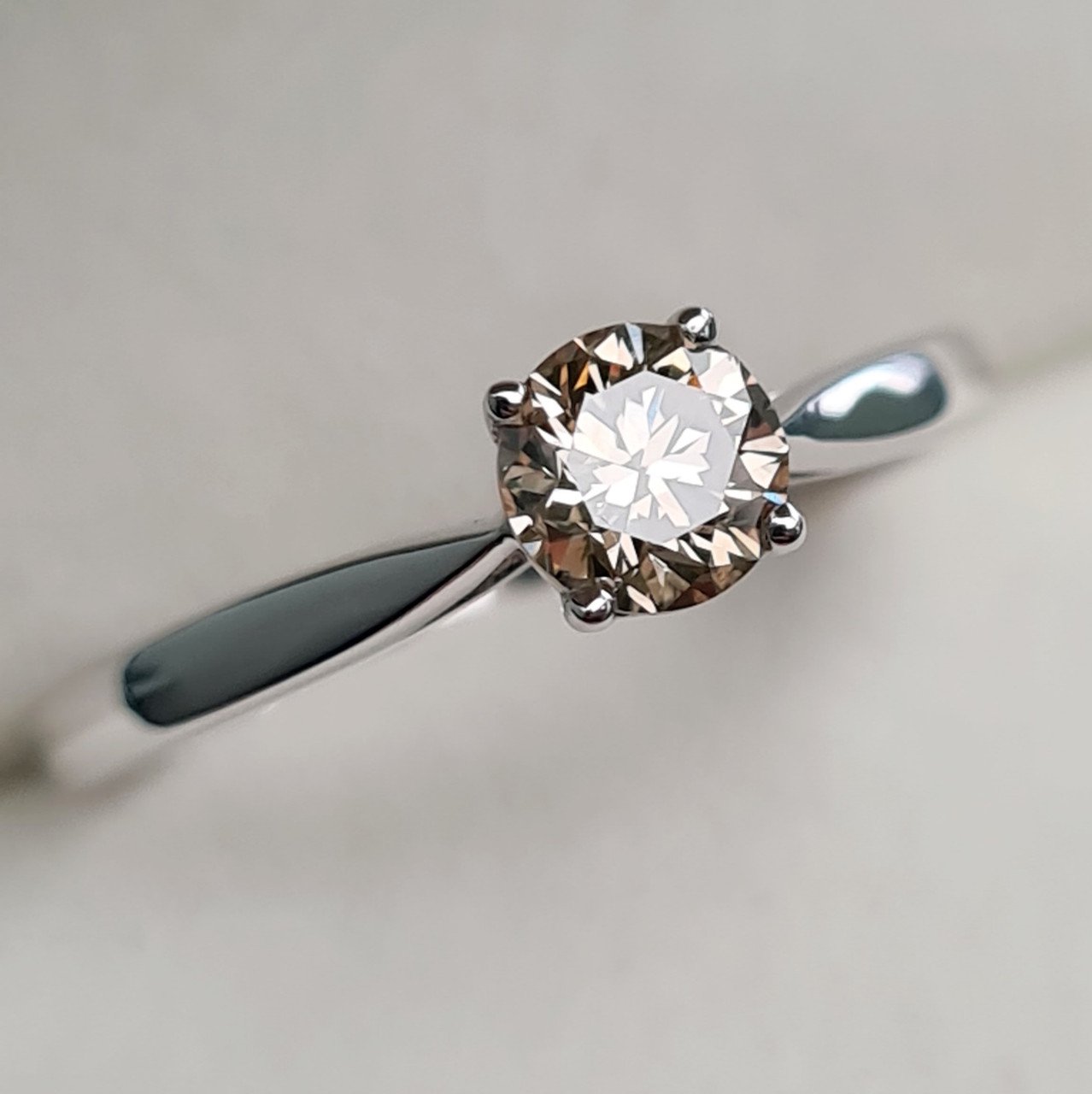 Кольцо Deimantas 93359107 16,5р 1,75гр 0,51ct. купить,NaN