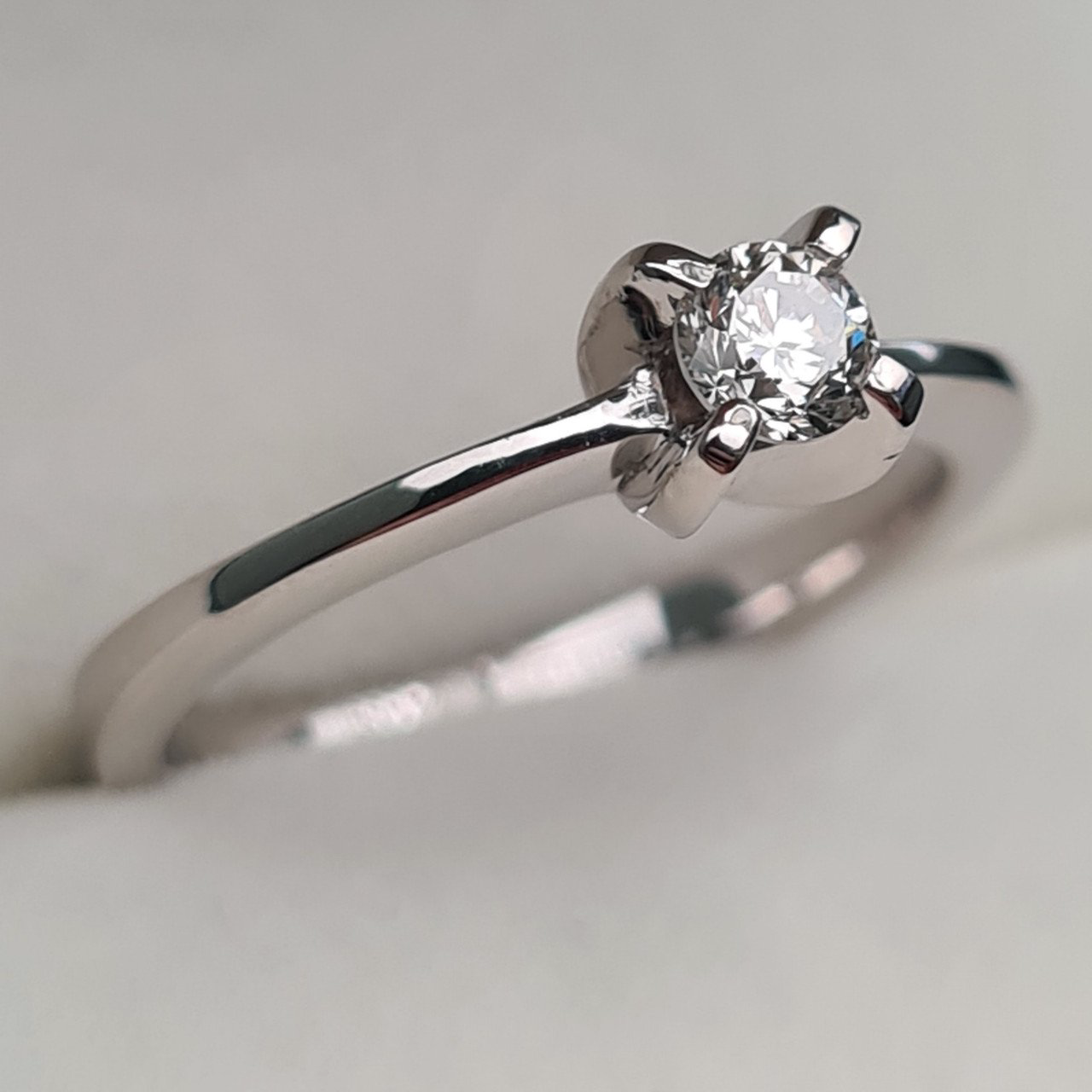 Кольцо Deimantas 93314899 16,5р 2,79гр 0,23ct. купить,NaN