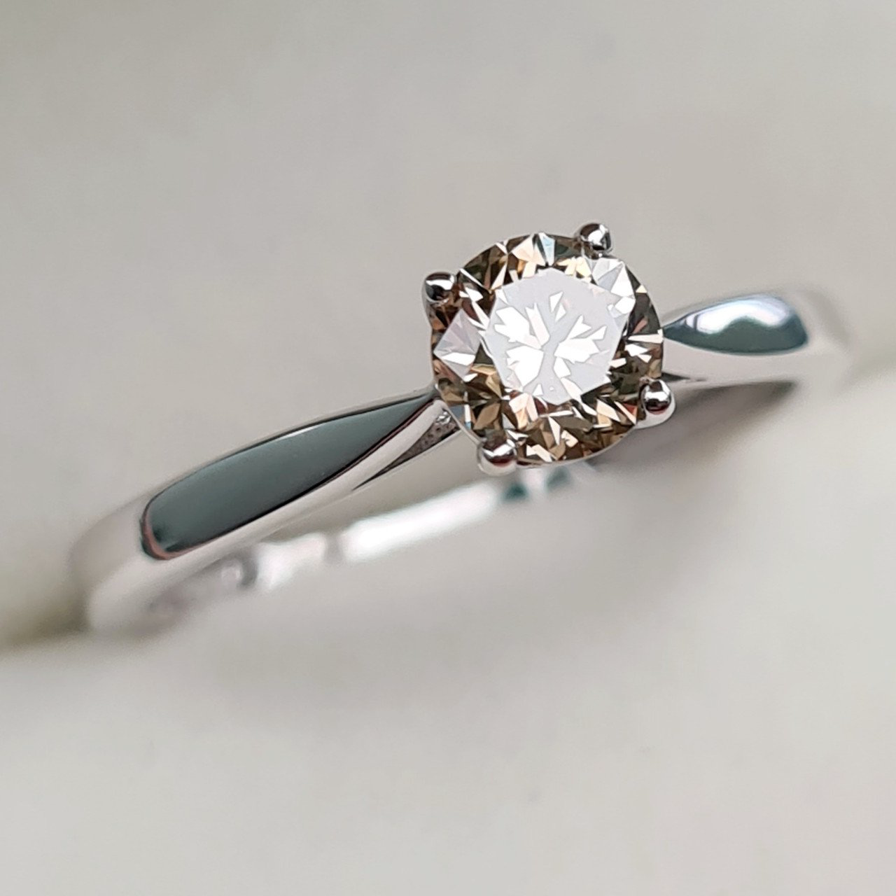 Кольцо Deimantas 93359107 16,5р 1,75гр 0,51ct. купить,NaN