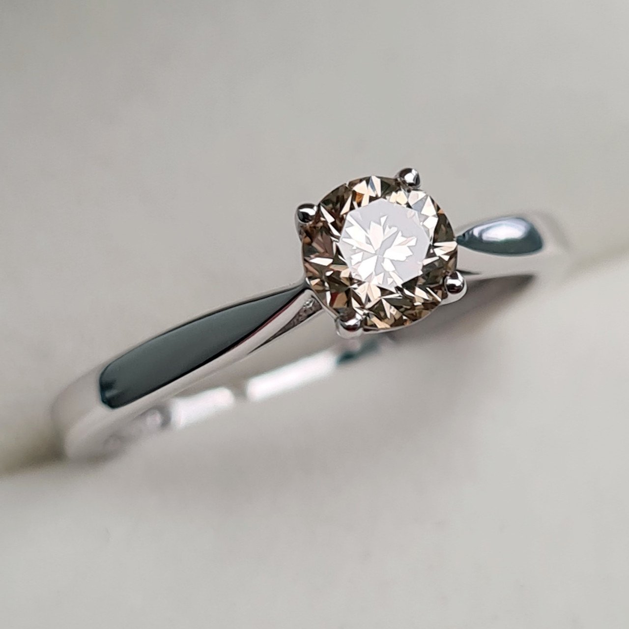 Кольцо Deimantas 93359107 16,5р 1,75гр 0,51ct. купить,NaN