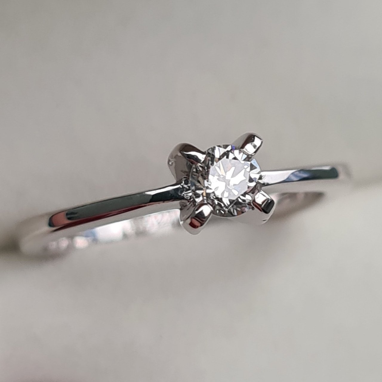 Кольцо Deimantas 93314899 16,5р 2,79гр 0,23ct. купить,NaN