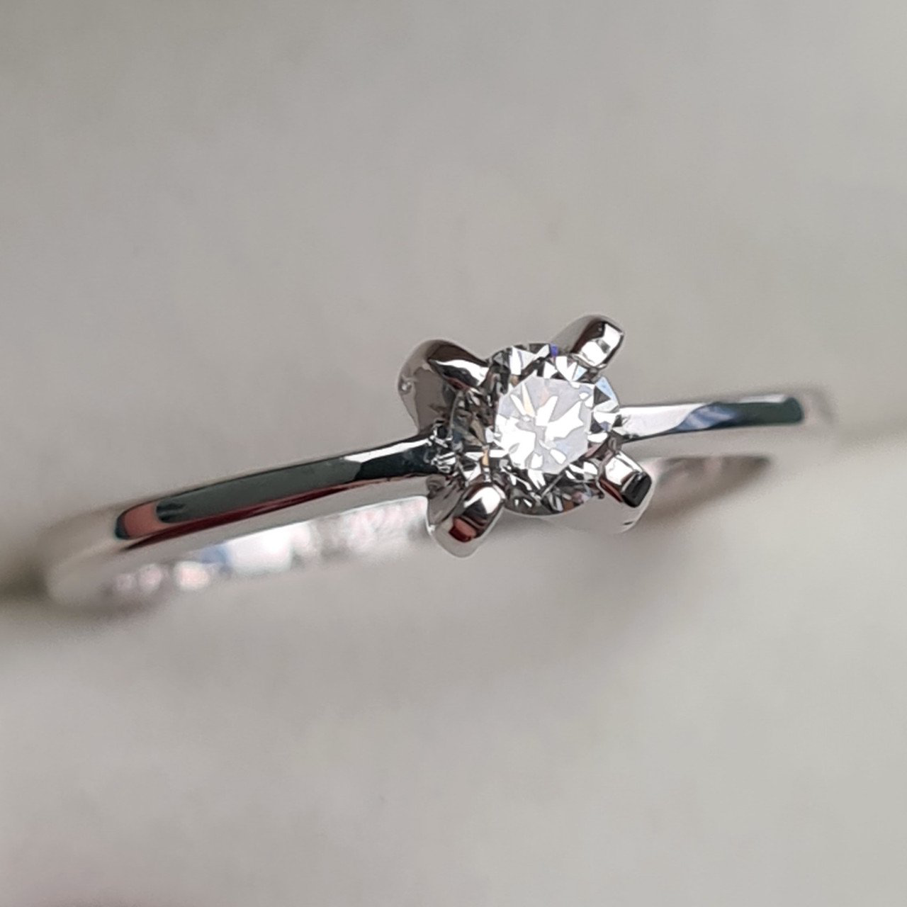 Кольцо Deimantas 93314899 16,5р 2,79гр 0,23ct. купить,NaN