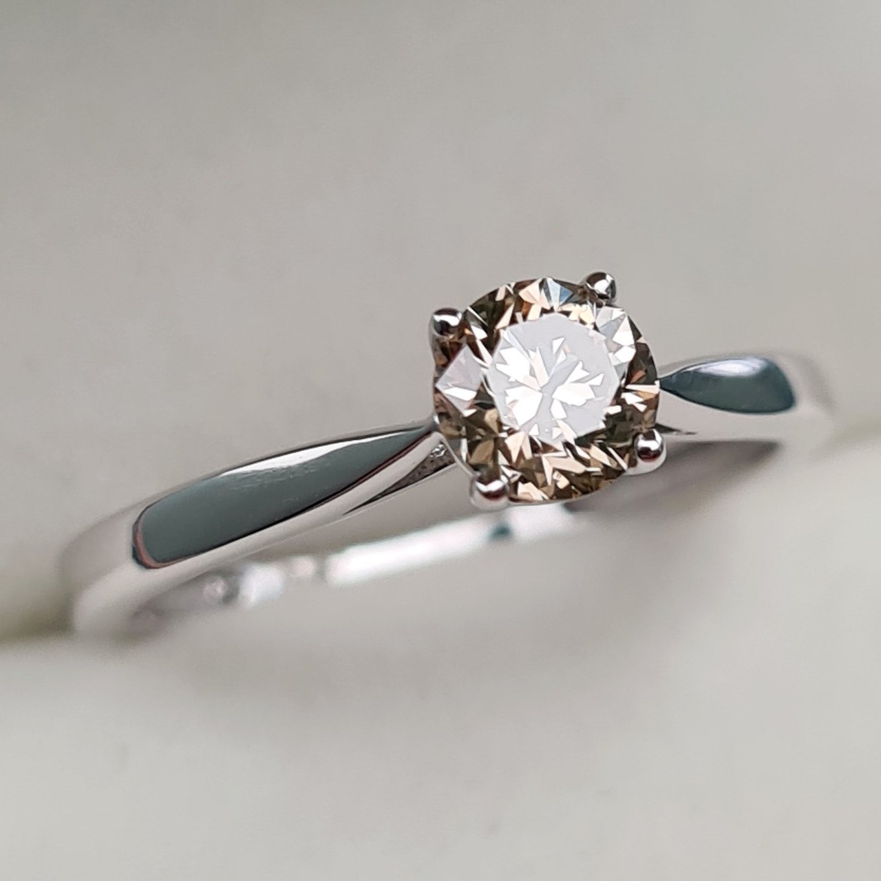 Кольцо Deimantas 93359107 16,5р 1,75гр 0,51ct. купить,NaN