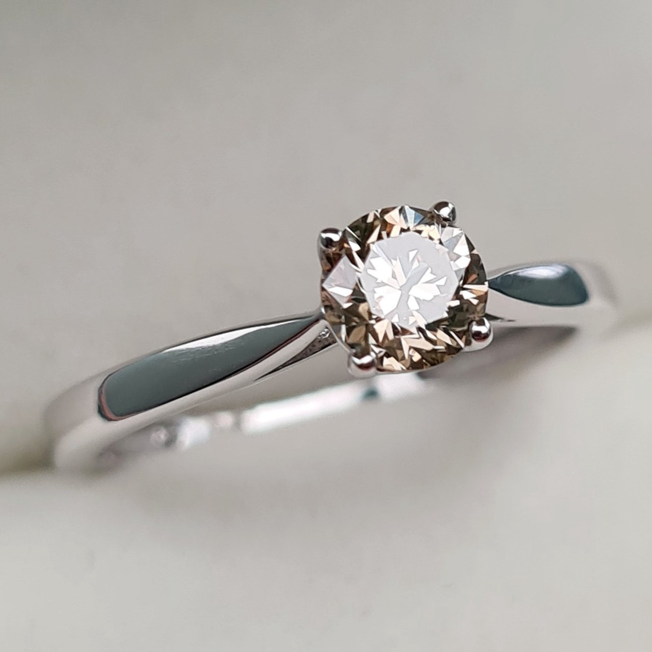 Кольцо Deimantas 93359107 16,5р 1,75гр 0,51ct. купить,NaN