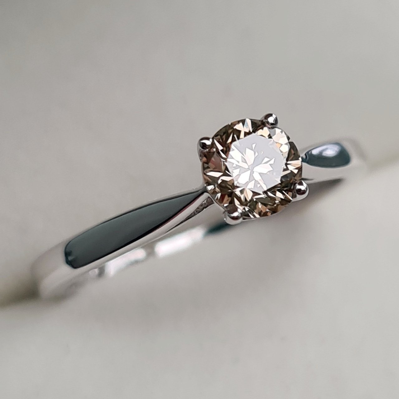 Кольцо Deimantas 93359107 16,5р 1,75гр 0,51ct. купить,NaN