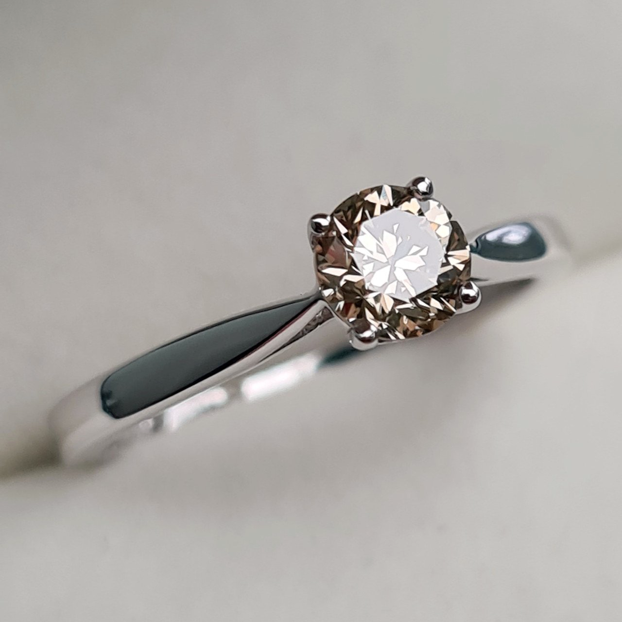 Кольцо Deimantas 93359107 16,5р 1,75гр 0,51ct. купить,NaN