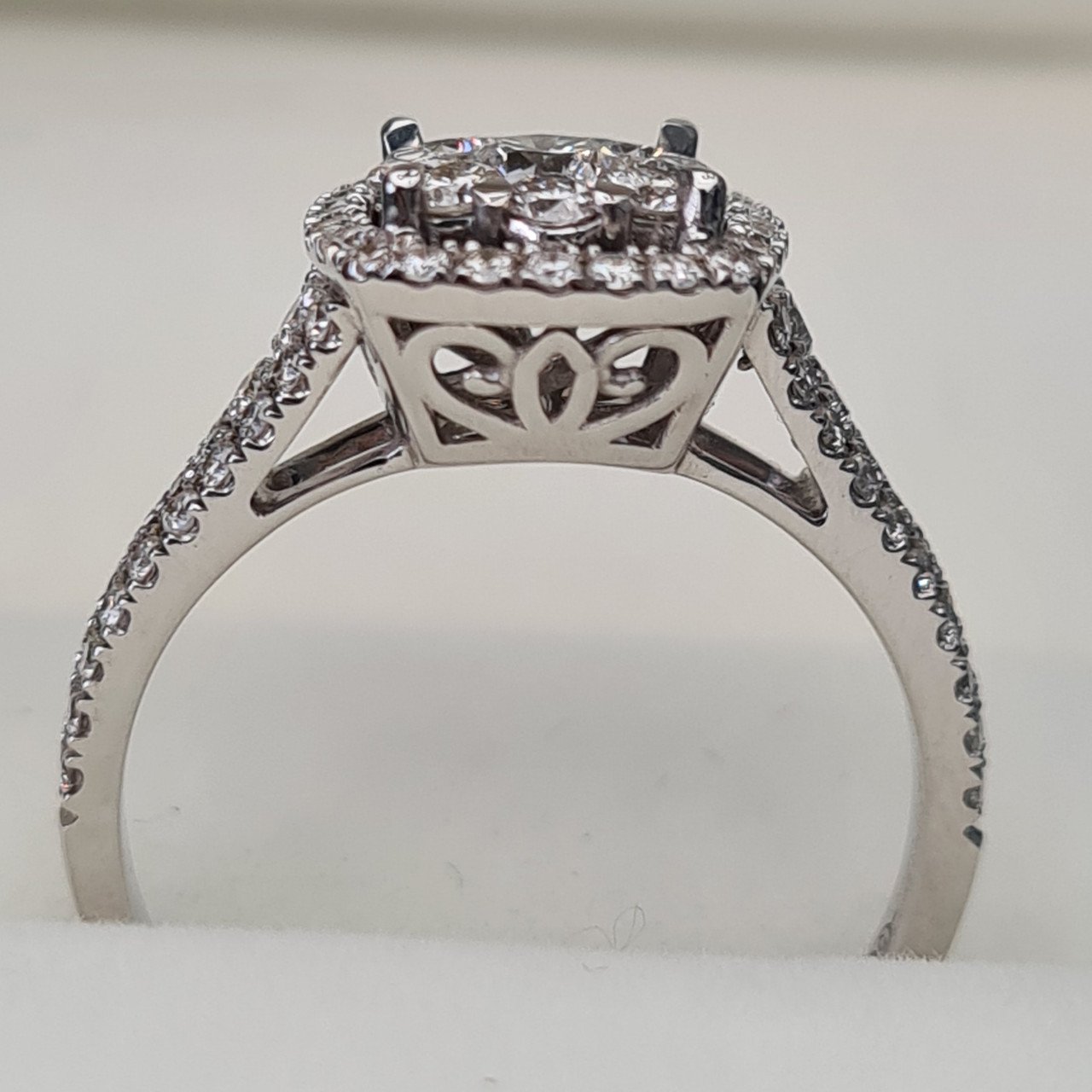Комплект Deimantas 95860379 8,64гр 2,30ct. купить,NaN