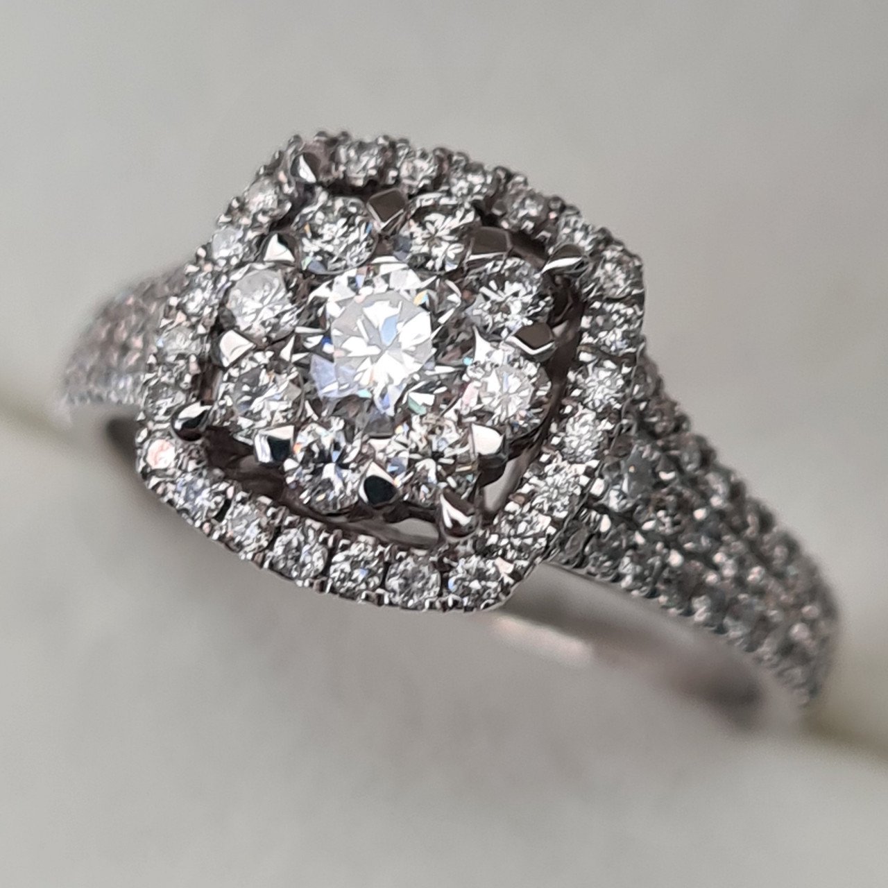 Кольцо Deimantas 95860397 16,51р 4,1гр 1,05ct. купить,NaN