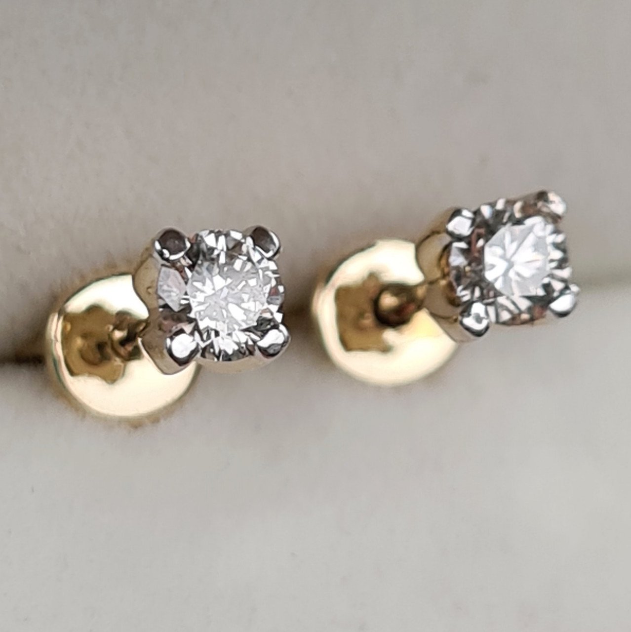Серьги Deimantas 93438005 1,33гр 0,32ct. купить,NaN