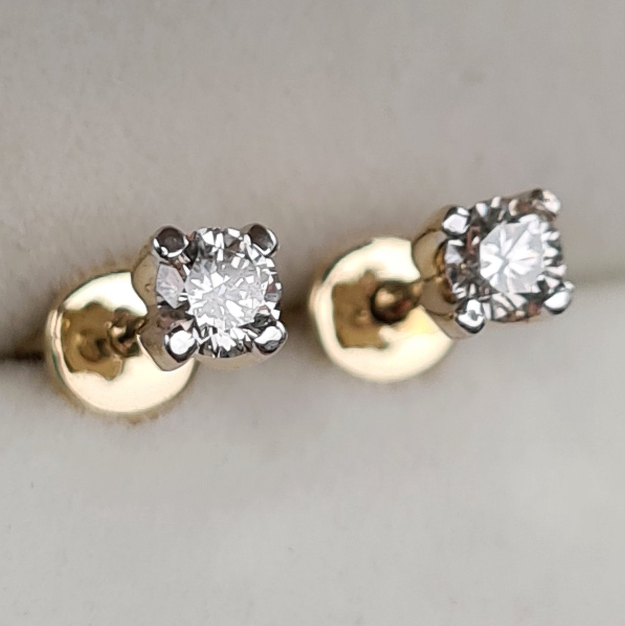 Серьги Deimantas 93438005 1,33гр 0,32ct. купить,NaN