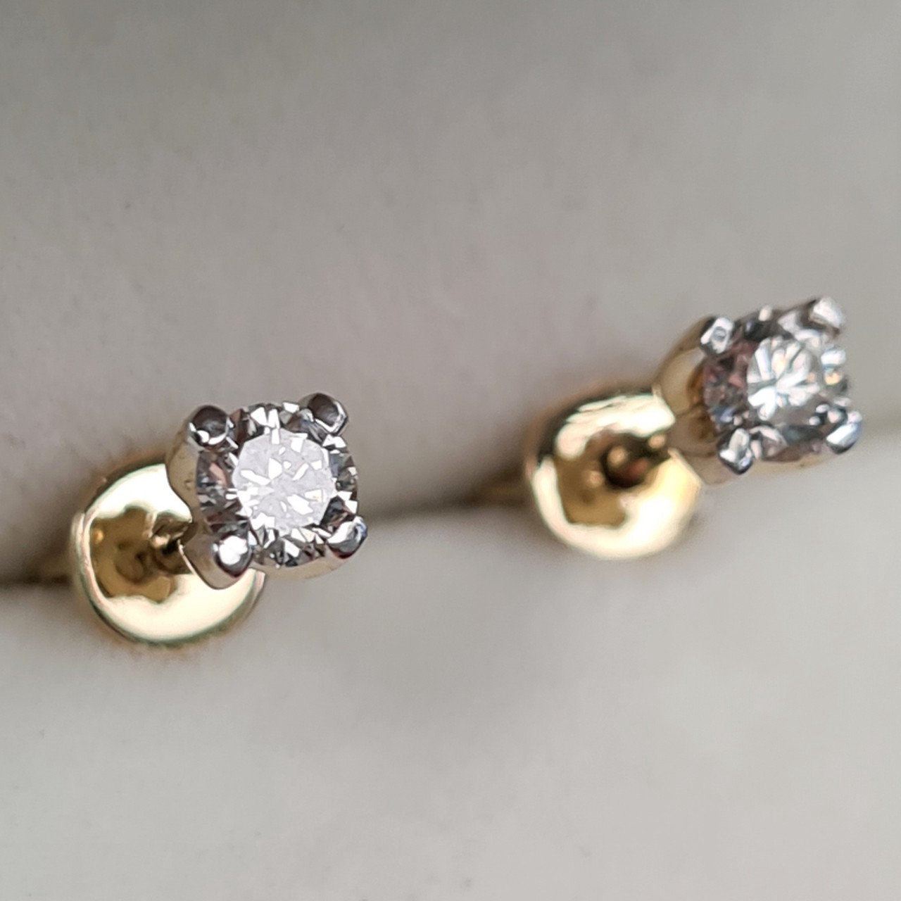 Серьги Deimantas 93438005 1,33гр 0,32ct. купить,NaN
