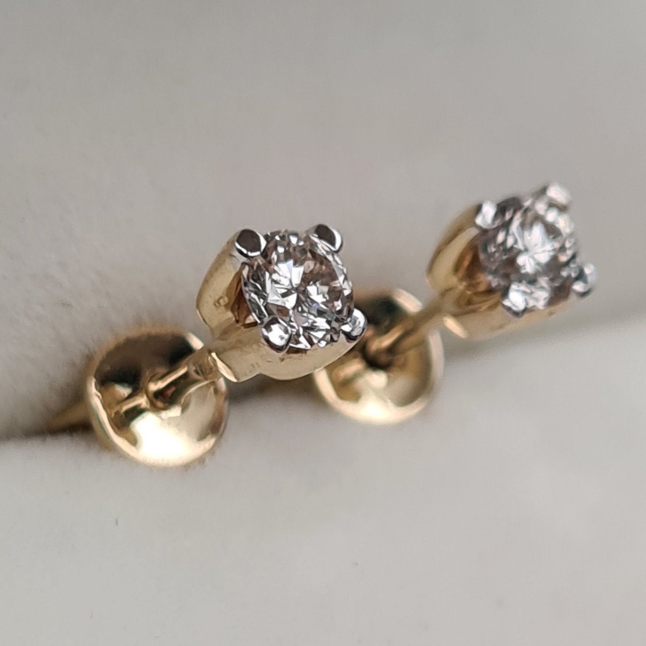 Серьги Deimantas 93438005 1,33гр 0,32ct. купить,NaN