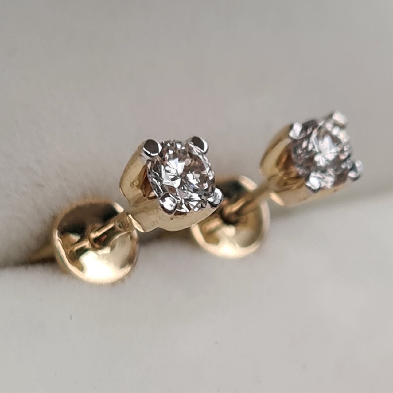Серьги Deimantas 93438005 1,33гр 0,32ct. купить,NaN