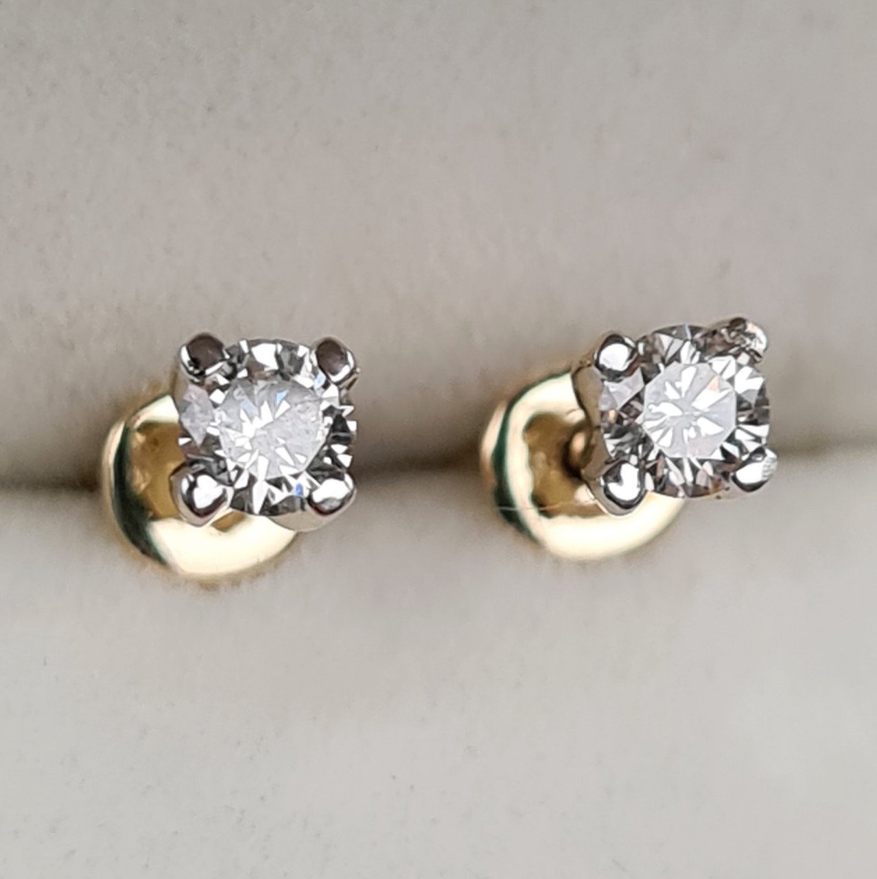 Серьги Deimantas 93438005 1,33гр 0,32ct. купить,NaN