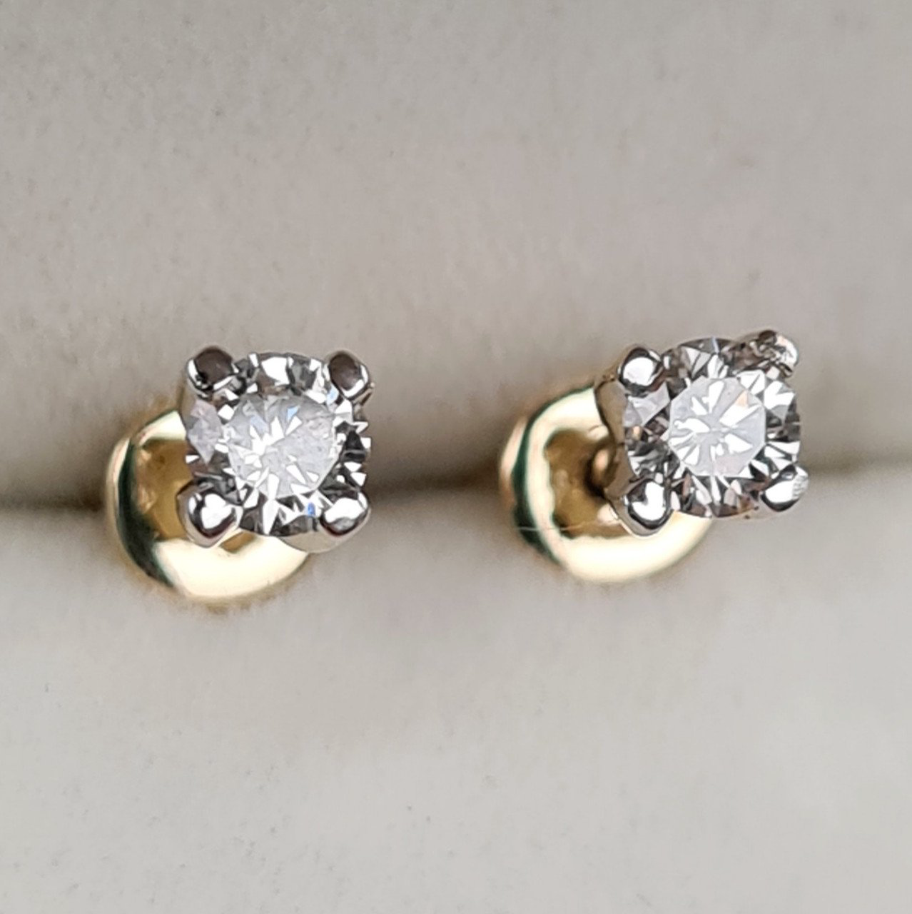 Серьги Deimantas 93438005 1,33гр 0,32ct. купить,NaN