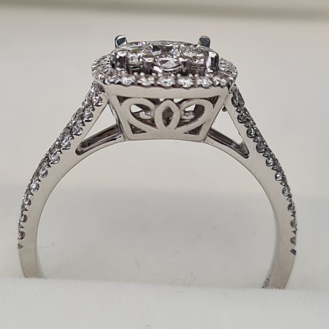 Кольцо Deimantas 95860397 16,51р 4,1гр 1,05ct. купить,NaN