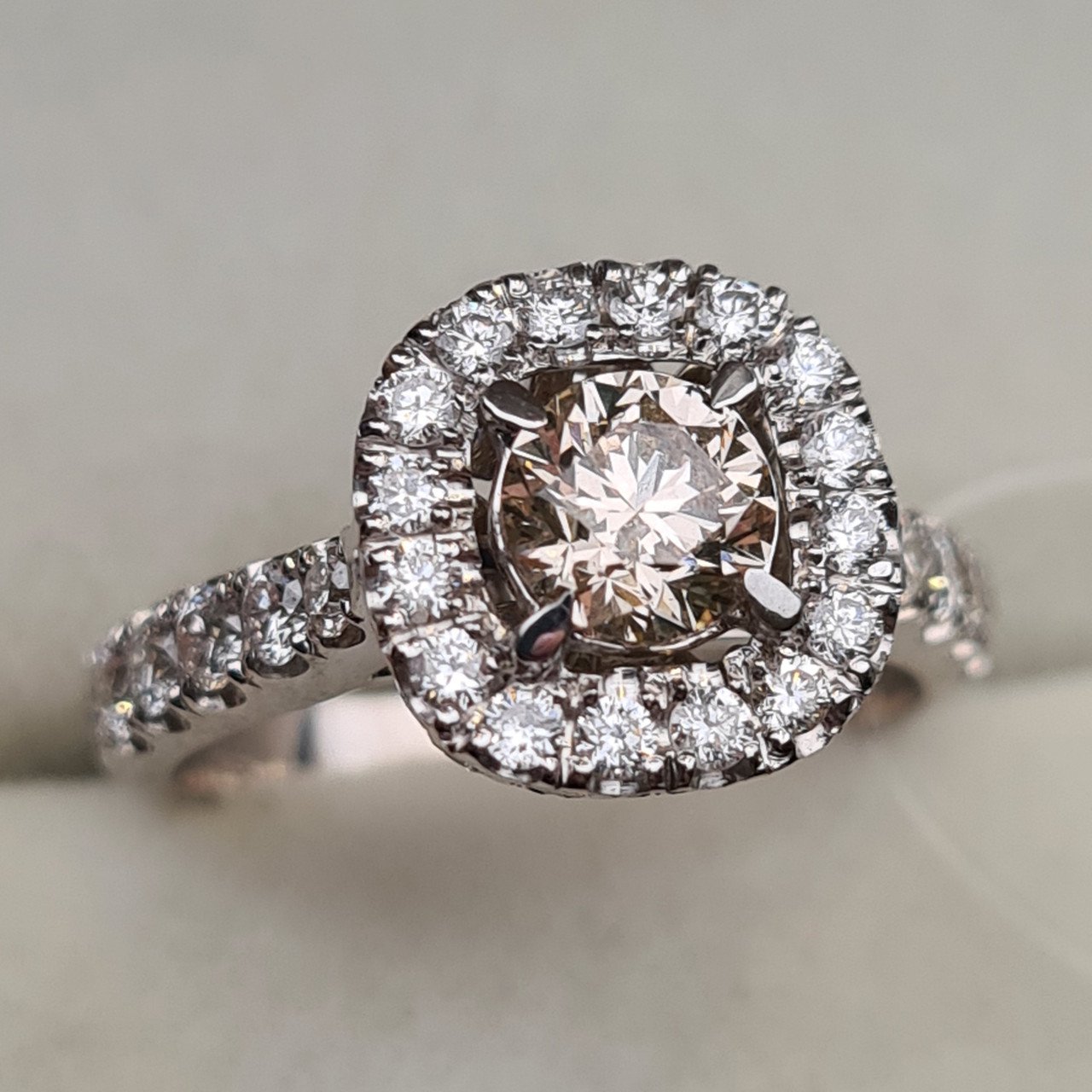 Кольцо Deimantas 97862420 17,5р 4,69гр 1,86ct. купить,NaN