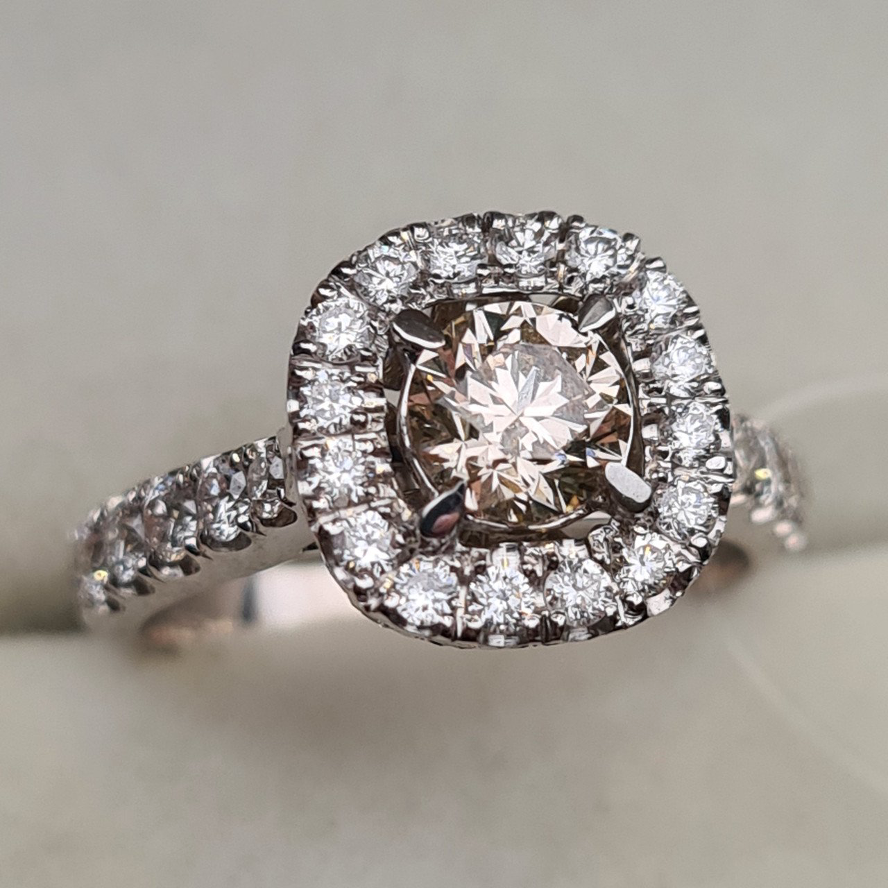Кольцо Deimantas 97862420 17,5р 4,69гр 1,86ct. купить,NaN