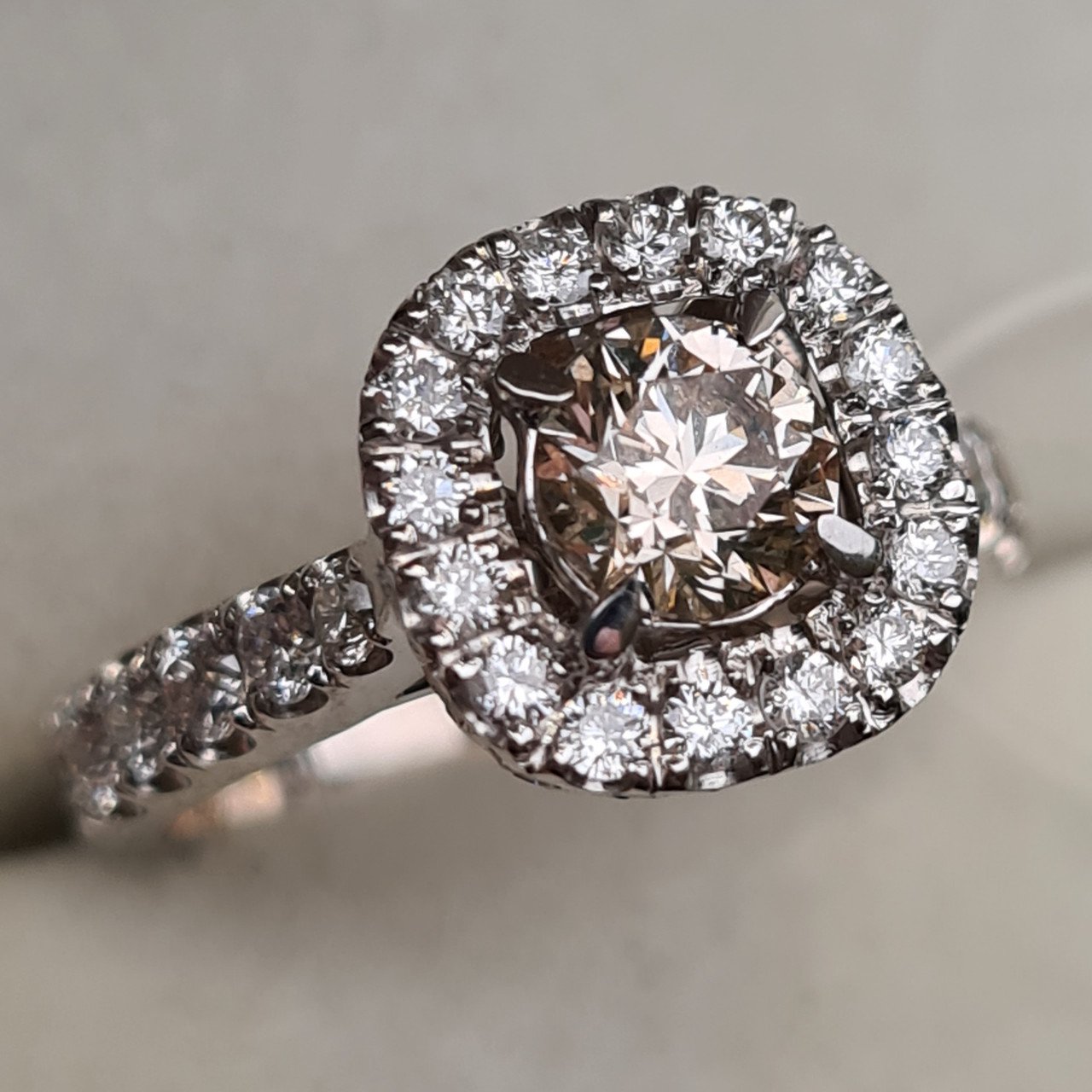Кольцо Deimantas 97862420 17,5р 4,69гр 1,86ct. купить,NaN