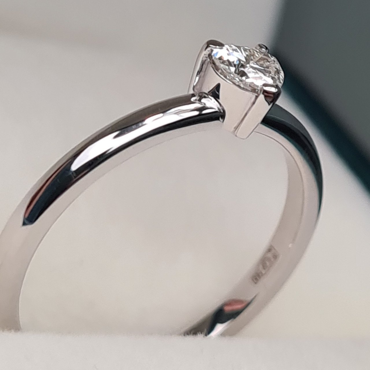 Кольцо Deimantas 95860522 16,51р 1,88гр 0,21ct. купить,NaN